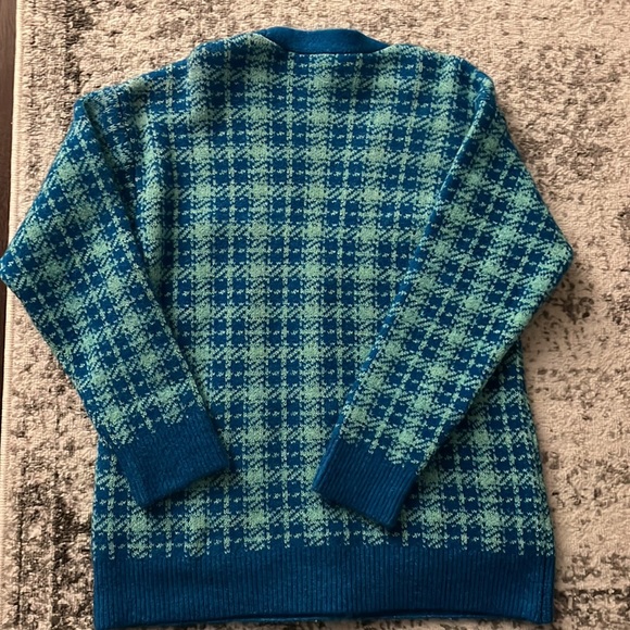 Zara sweater with pearl buttons - Picture 4 of 4